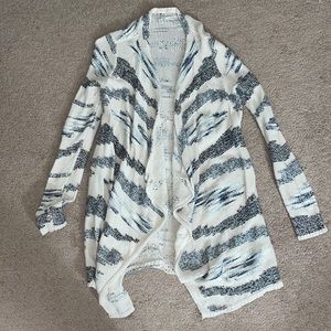 Medium cream and blue Lucky Brand sweater